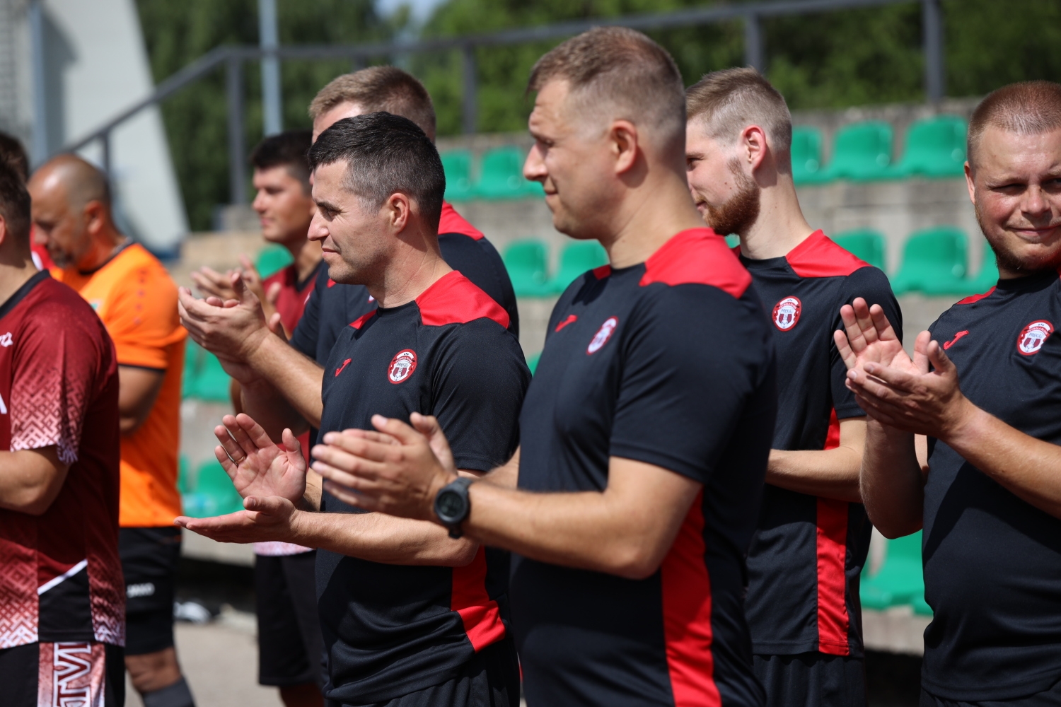 Svinīgi atklātajā Valsts robežsardzes koledžas  Profesionālās un taktiskās apmācības centra stadionā  aizvadītas Iekšlietu ministrijas atklātā čempionāta  sacensības futbolā 