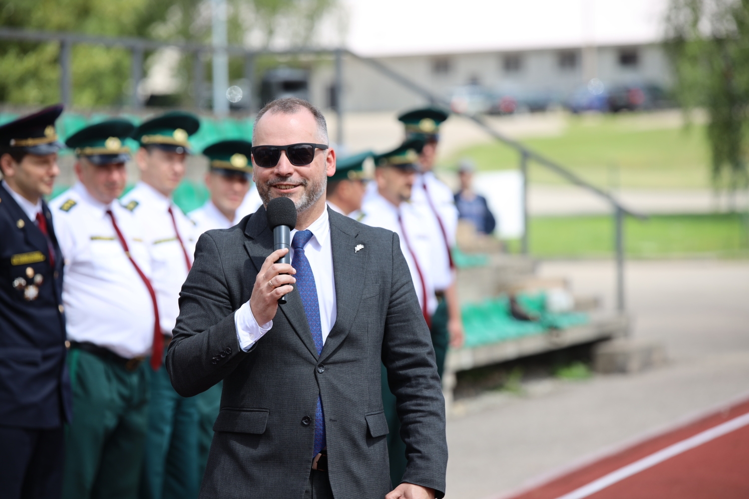 Svinīgi atklātajā Valsts robežsardzes koledžas  Profesionālās un taktiskās apmācības centra stadionā  aizvadītas Iekšlietu ministrijas atklātā čempionāta  sacensības futbolā 